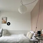 Parisian Crimee Cozy Studio