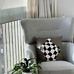 Parisian Crimee Cozy Studio